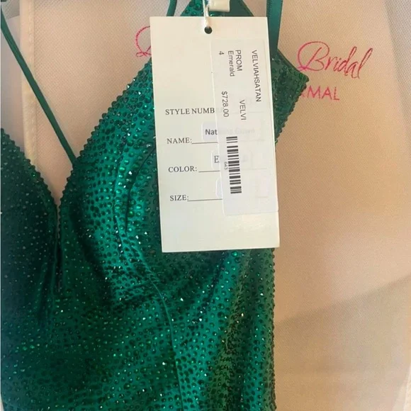 David's Bridal Emerald Green Prom Dress
